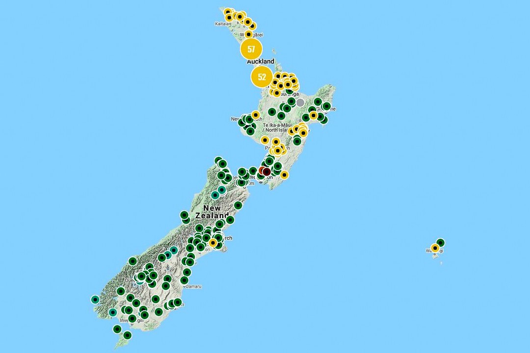 Map of New Zealand with circles indicating where there are live weather stations